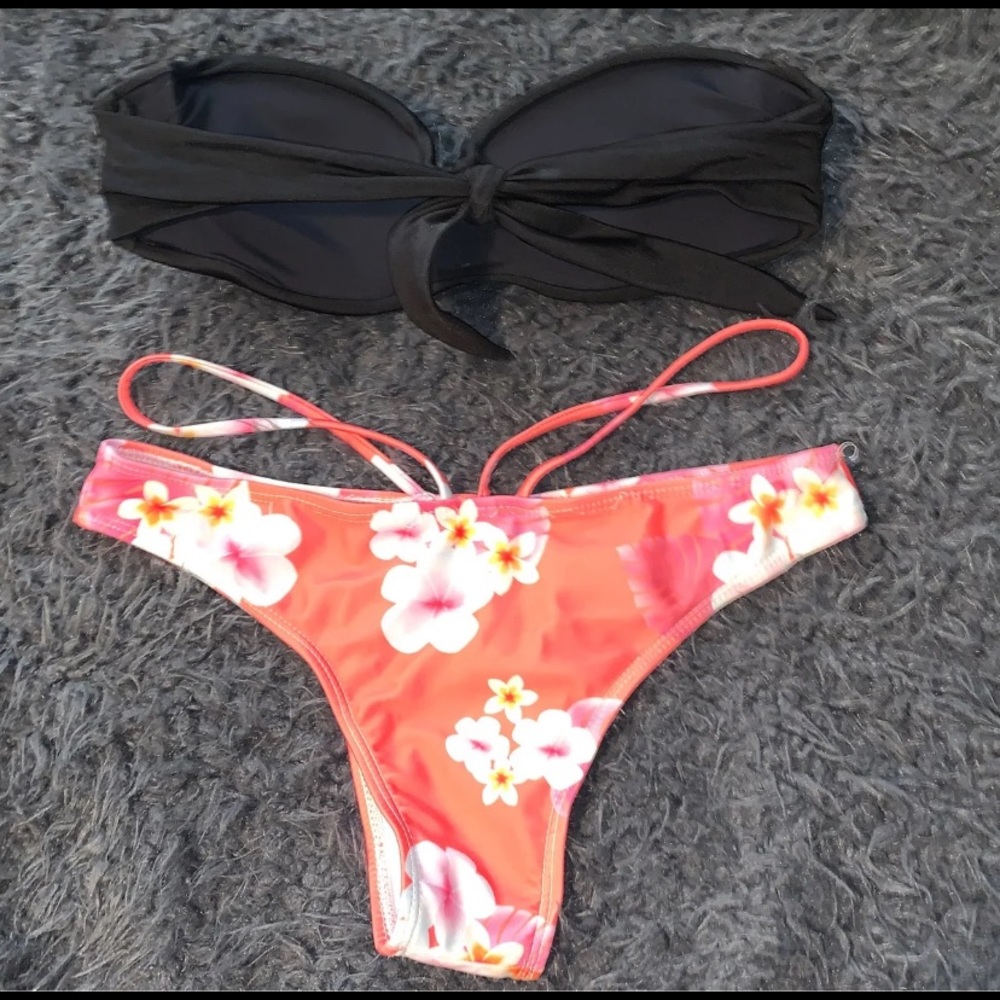 Bikini - Picture 2 of 2